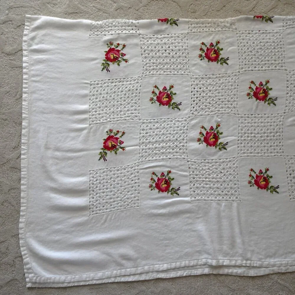 Vintage Handmade Tablecloth 76